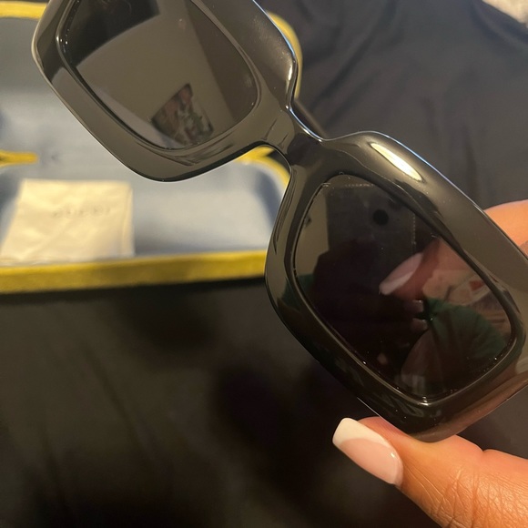GG0811S Gucci rectangular sunglasses - Picture 2 of 14